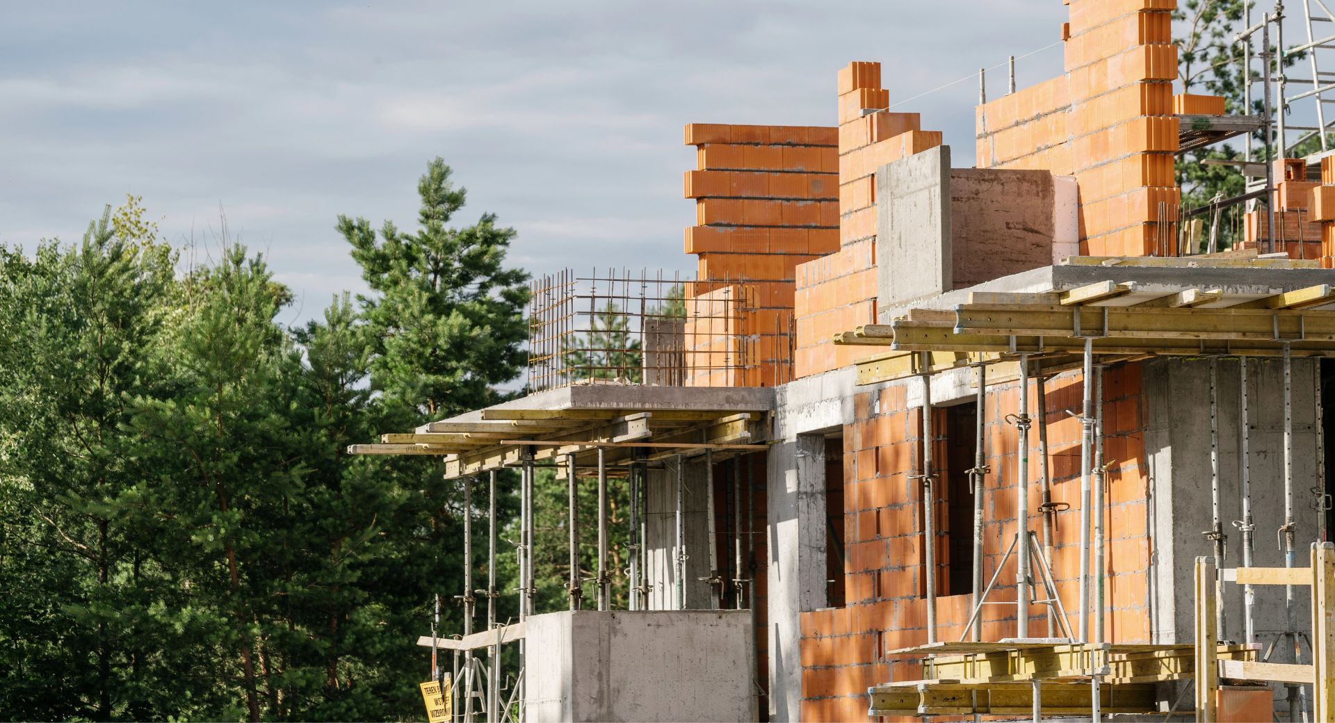 Elektrotechnisch installatiemateriaal voor gebruik op de werf