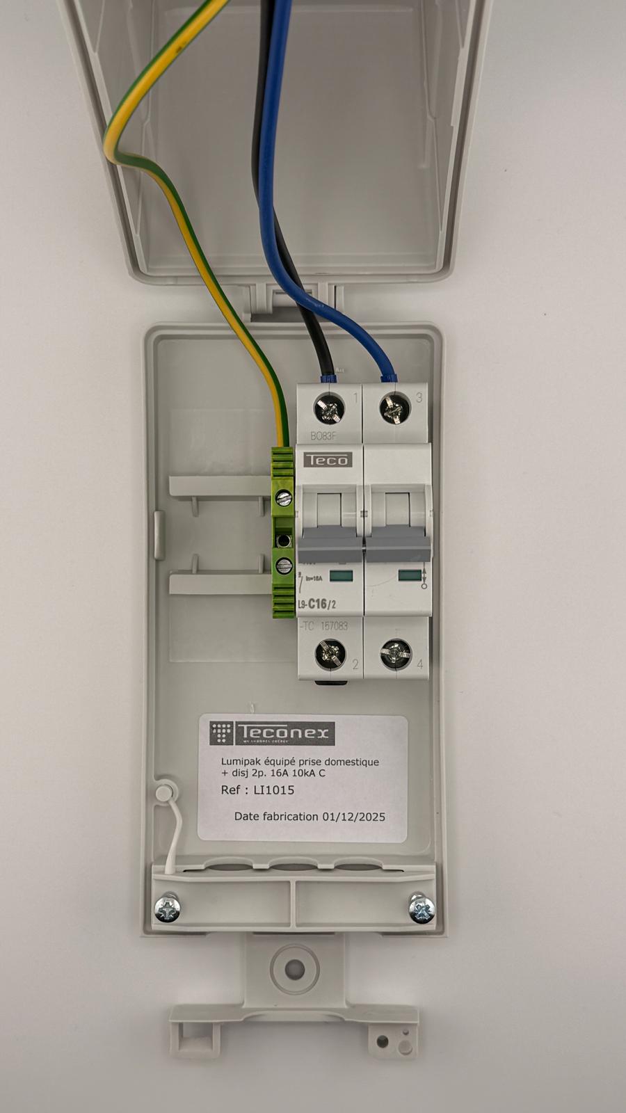 TECO - Lumipak LD aansluitkast met 16A stopcontact en automaat - LI1015