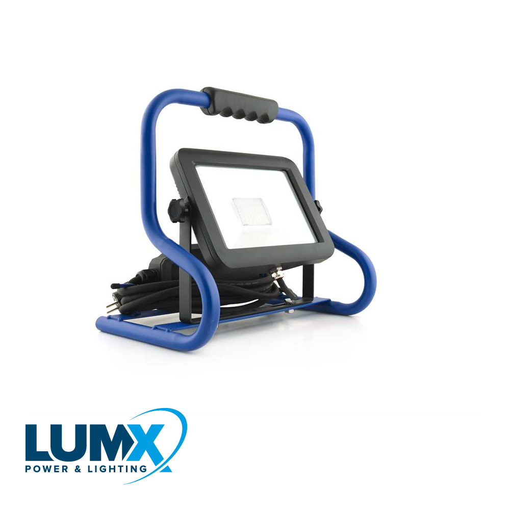LumX - LED straler N 50: 50 Watt op voet / 3 m H07RN F / IP54 /4000 - LM 34750